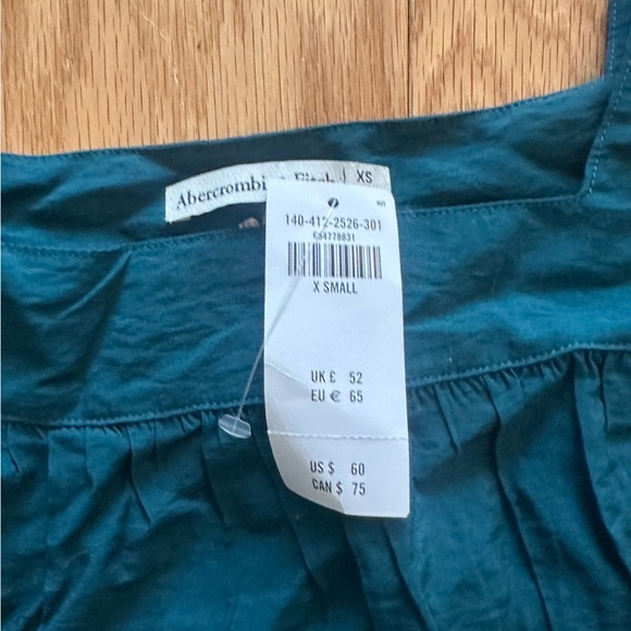 NWT Abercrombie Emerald Puff Sleeve Blouse Size XS - Picture 3 of 5